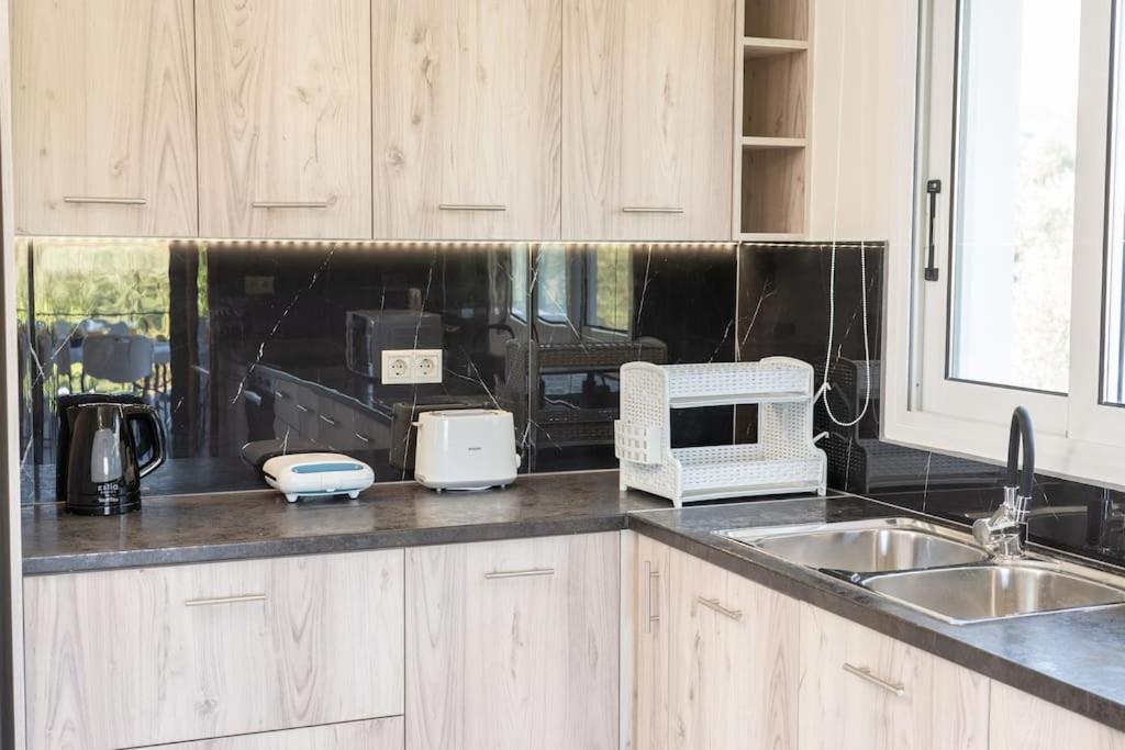 Afroditi Holiday Home- Green View Apartment Svoronata Exterior photo